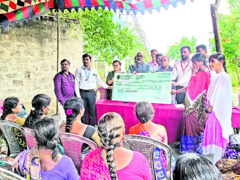 ఖాతాదారులు బీమా కలిగి ఉండాలి