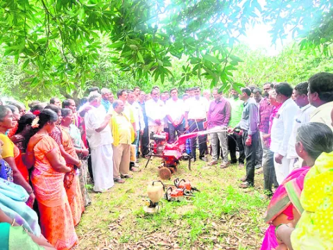 యంత్రాలతో వ్యవసాయం సులభం 