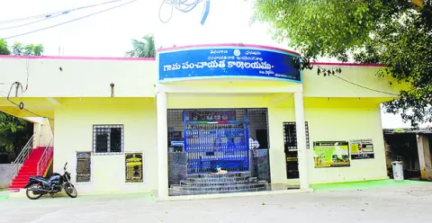 విధులకు ఎగనామం
