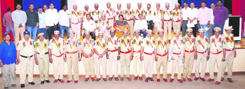 28 మంది పోలీసు అధికారుల ఉద్యోగ విరమణ 