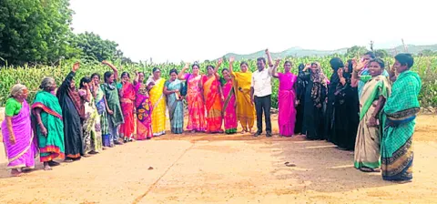 కుటుంబాల్లో బెల్టు షాపుల చిచ్చు 