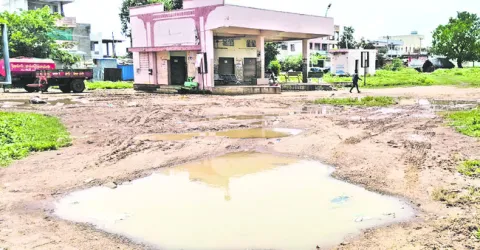 వామ్మో.. ఇదేం బస్టాండ్‌! 