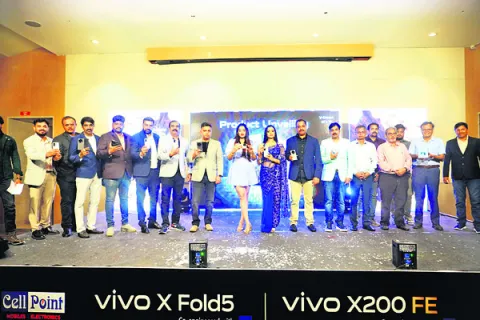 అత్యుత్తమ ఫీచర్లతో వివో సరికొత్త ఫోన్లు