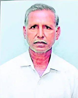 నాట్లు వేస్తుండగా గుండెపోటుతో రైతు మృతి
