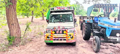 పేదల కడుపు కొడుతున్న పచ్చ నేతలు 