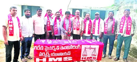 పోరాటాలతోనే కార్మిక సమస్యలు పరిష్కారం
