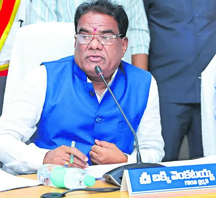 హుందాతనం అలవరుచుకో,,