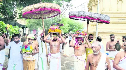 నేత్రపర్వంగా పవిత్రారోహణ 