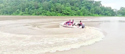 కిన్నెరసానిలో పర్యాటక సందడి