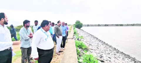 జూరాల వెనక జలాల నుంచి.. 
