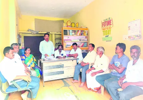 డిమాండ్ల సాధనకు 11నుంచి పాదయాత్ర