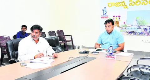ప్రభుత్వ ఆఫీస్‌లపై  సోలార్‌ ప్యానెల్స్‌
