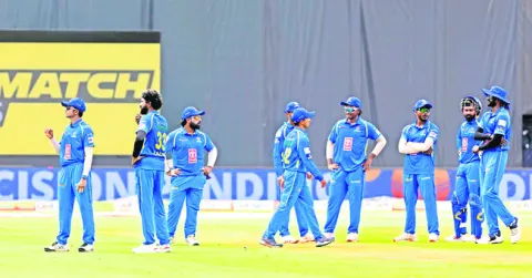 సన్‌ షైనర్స్‌ ఘన విజయం 