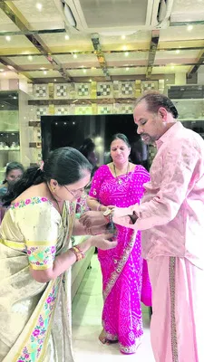 జెడ్పీ చైర్మన్‌ నివాసంలో రక్షాబంధన్‌ వేడుకలు 