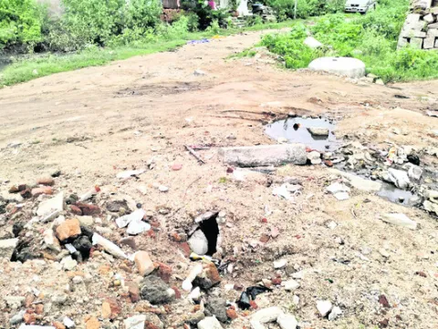నాణ్యతకు తిలోదకాలు!