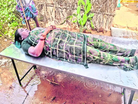 సోదరుడికి రాఖీ కట్టేందుకు వచ్చి.. 
