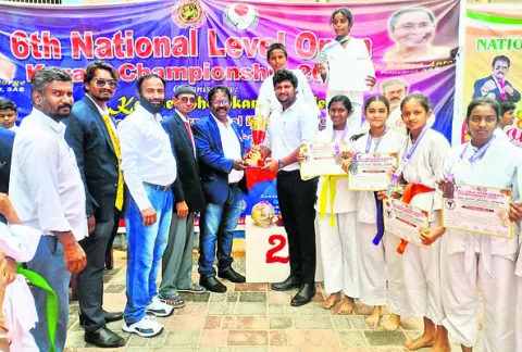 జాతీయస్థాయి కరాటే పోటీల్లో ప్రతిభ 

