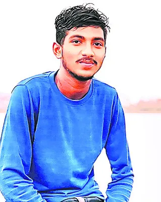 రోడ్డు ప్రమాదంలో యువకుడు మృతి