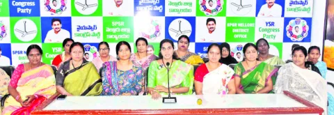 రాష్ట్రంలో మహిళలకు రక్షణ కరువు 