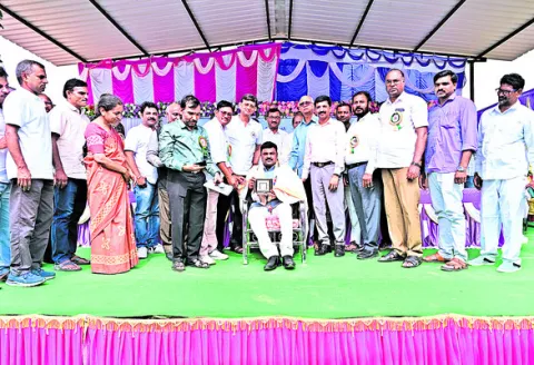 ‘ఆకర్ష్‌’ సేవలు అభినందనీయం 