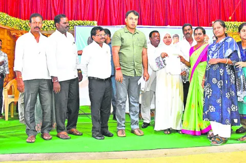 రేషన్‌కార్డు.. అన్నింటికీ ఆధారం