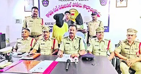 అందుబాటులో  1100 కాల్‌ సెంటర్‌ 
