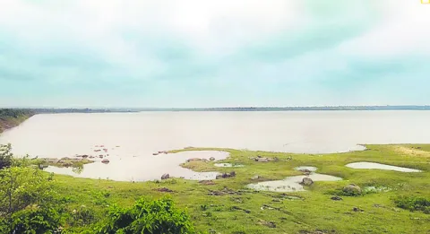 కోట్‌పల్లి ప్రాజెక్టుకు చేరుతున్న వరద 