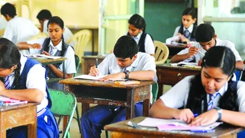 పాత పద్ధతిలోనే టెన్త్‌ పరీక్షలు