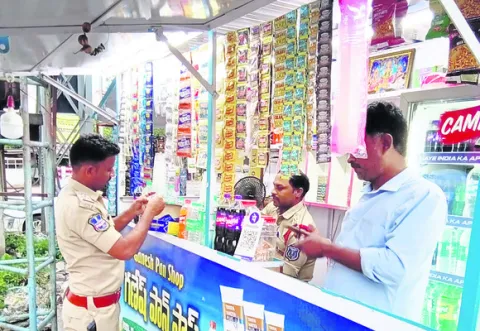 మేకలు, గొర్రెలు  అపహరించేందుకు యత్నం