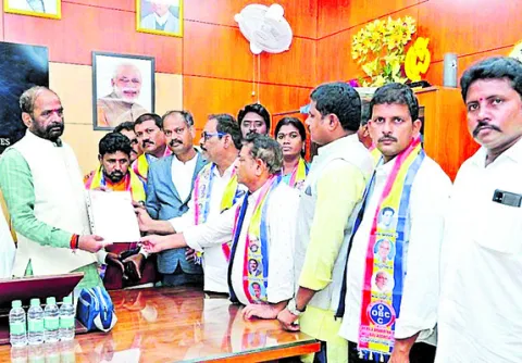 ఓబీసీ బ్యాక్‌లాగ్‌ పోస్టుల భర్తీకి చర్యలు తీసుకోవాలి 