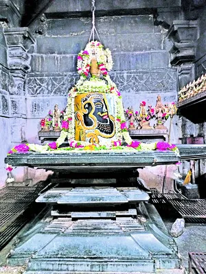 వ్యక్తిగత పరిశుభ్రత  పాటించాలి
