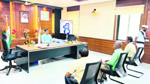 ప్రభుత్వ ఆస్తుల వివరాలు ఇవ్వాలి 
