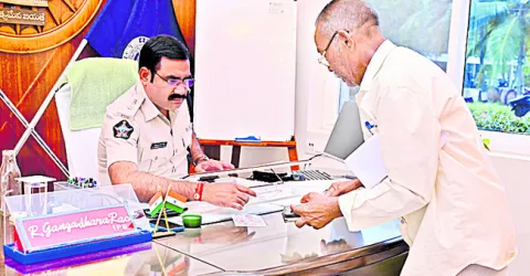 ప్రజా సమస్యల పరిష్కారానికి కృషి 