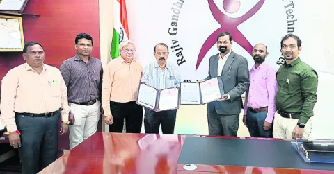 ట్రిపుల్‌ఐటీలో ఉత్తమ విద్య