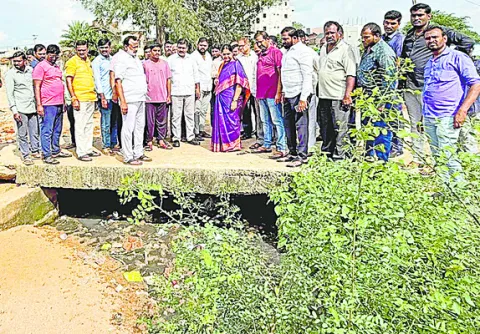 కోమటికుంట కాల్వను పునరుద్ధరించాలి 