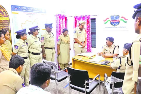నేరాల నియంత్రణకు కృషి చేయాలి 