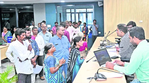 ప్రజావాణి ఫిర్యాదులకు ప్రాధాన్యం 