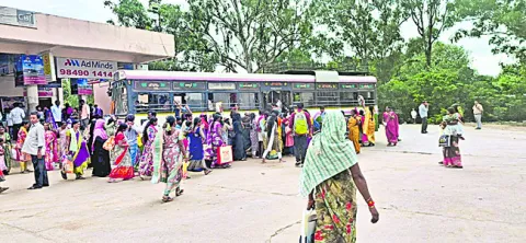 ఆర్టీసీకి ఫుల్‌ గి‘రాఖీ’ 