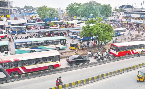 Secunderabad Railway Station Bus Bay Passengers Hardships