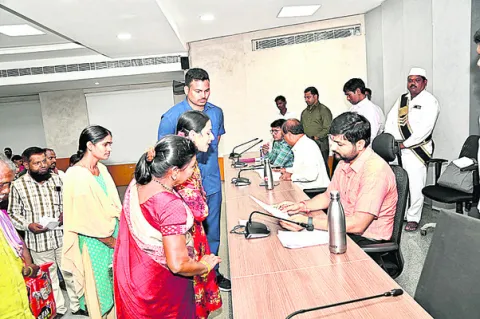 వినతులు స్వీకరించి.. భరోసా కల్పించి