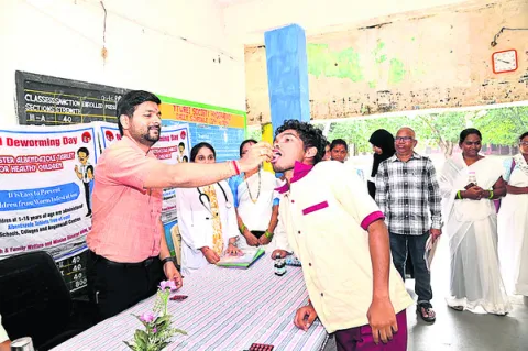 నులిపురుగుల నివారణకు ఆల్బెండజోల్‌ మాత్రలు