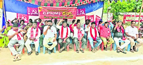 బీసీ రిజర్వేషన్ల బిల్లును ఆమోదించాలి