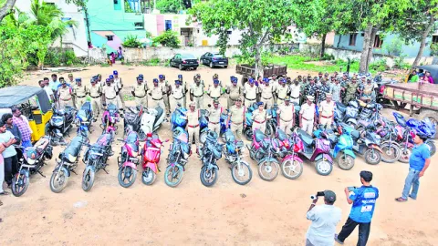 35 బైక్‌లు, రెండు ఆటోల స్వాధీనం