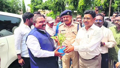 దళితుల భూములు ఆక్రమిస్తే ఫిర్యాదు చేయాలి