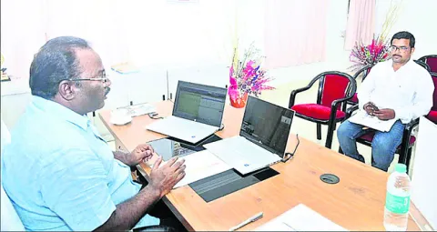 50వేల బంగారు కుటుంబాల దత్తత