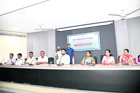 స్వయం సహాయక సంఘాలతో ఆర్థిక ఎదుగుదల
