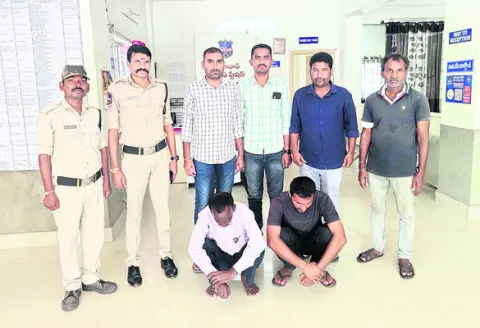 గంజాయి కేసులో ఇద్దరి అరెస్టు