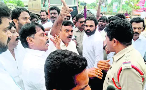 ఒంటిమిట్టలో రాయచోటి రౌడీల వీరంగం 