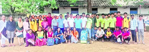 బేస్‌బాల్‌ సీనియర్‌ జిల్లా జట్ల ఎంపిక
