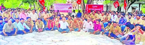 ఆటో కార్మికుల ఉపాధికి ముప్పు 